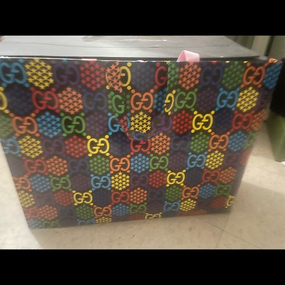 Gucci bag (bag only) - Picture 2 of 2